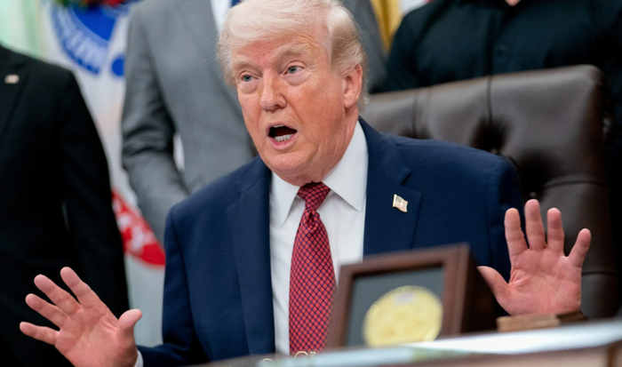 Ông Donald Trump với những tuyên bố quan trọng tác động trực tiếp đến thị trường tài chính toàn cầu. Ảnh: Bloomberg