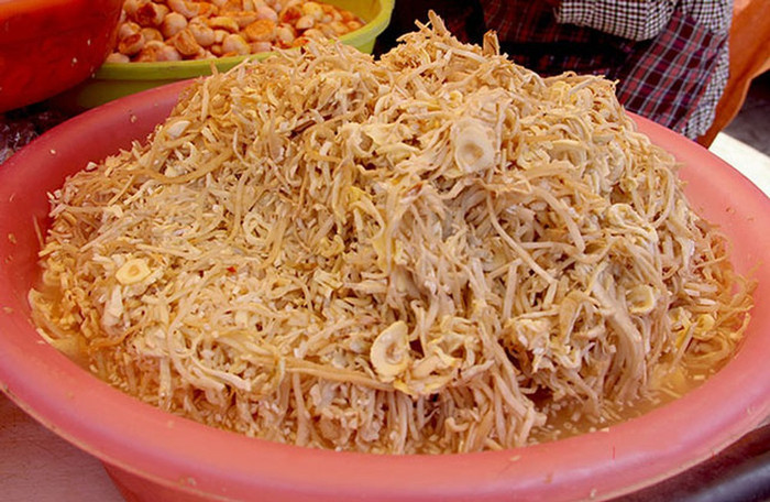 Nhút Thanh Chương cũng là món ăn rất nổi tiếng ở Nghệ An.