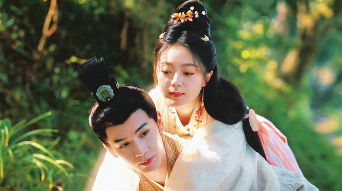 Trưởng công chúa Lý Dung và tể tướng Bùi Văn Tuyên kết hôn vì lợi ích, sống trong nghi kỵ và kết thúc bi kịch. Sau khi trọng sinh về tuổi 18, họ quyết định hợp tác để thay đổi số phận. Từ đối đầu đến thấu hiểu, cả hai tìm lại tình yêu và đi đến một kết thúc trọn vẹn.