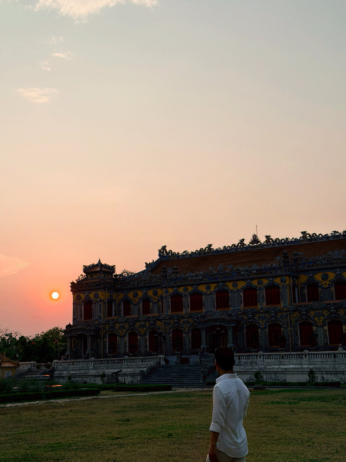 Hòa Minzy âm thầm khoe Văn Cương trong loạt ảnh mới nhất. Ảnh: FBNV