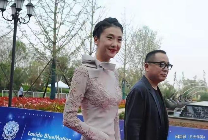 Cặp đôi chọn cuộc sống kín tiếng sau khi kết hôn.