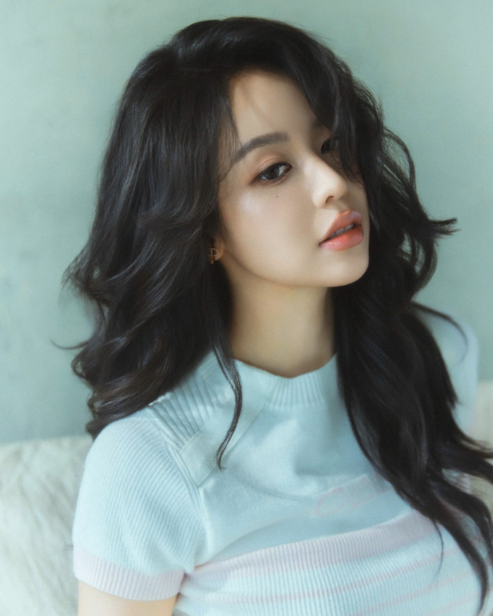 Thanh Thủy khoe 'góc nghiêng' thần thánh. Ảnh: FBNV