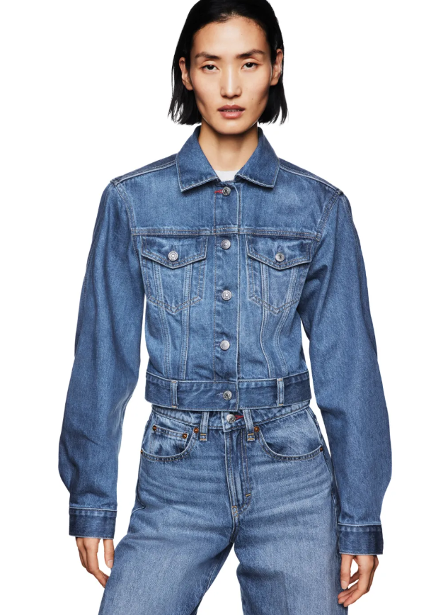 Phong cách denim-on-denim từ bộ sưu tập Gap x Victoria Beckham xuân hè 2026. Ảnh: Gap