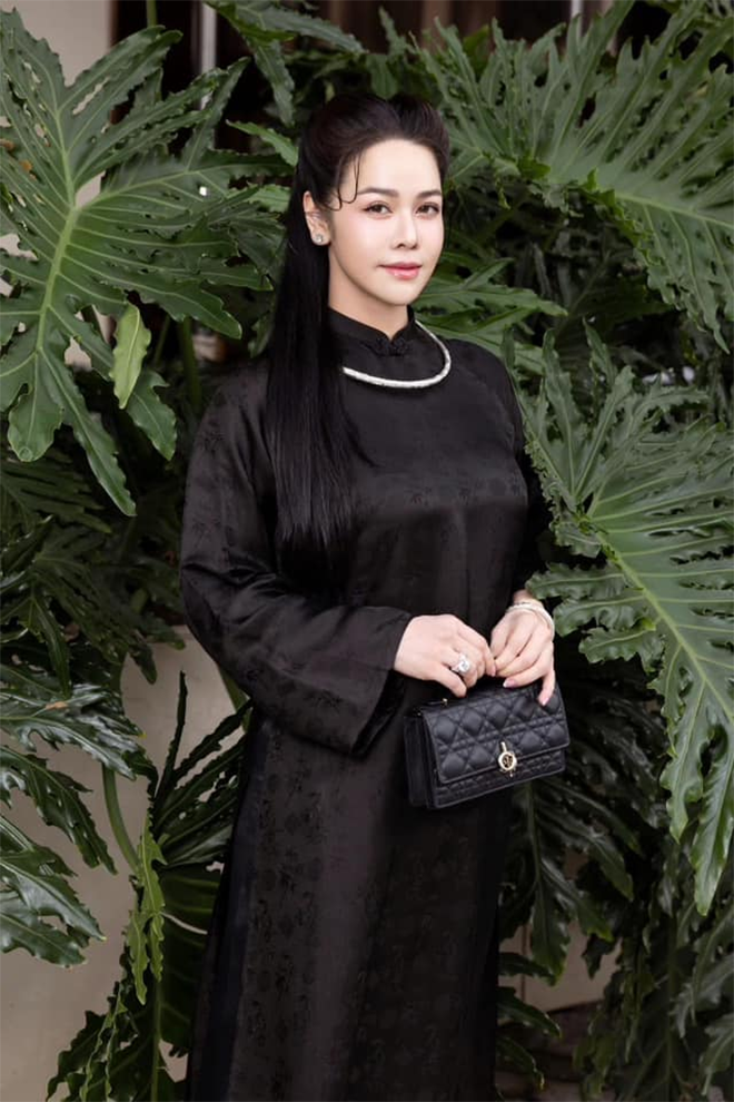 Nhiều ý kiến cho rằng Nhật Kim Anh đã sai khi tiếp tục đi thêm bước nữa - ra mắt sản phẩm âm nhạc mới trong bối cảnh sản phẩm trước đó chưa tạo được dấu ấn.