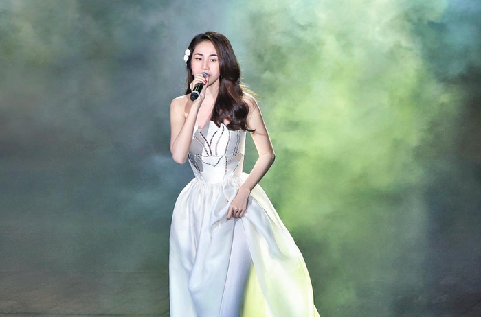 Ca sĩ Thủy Tiên nói về chuyện buông bỏ mới đây.