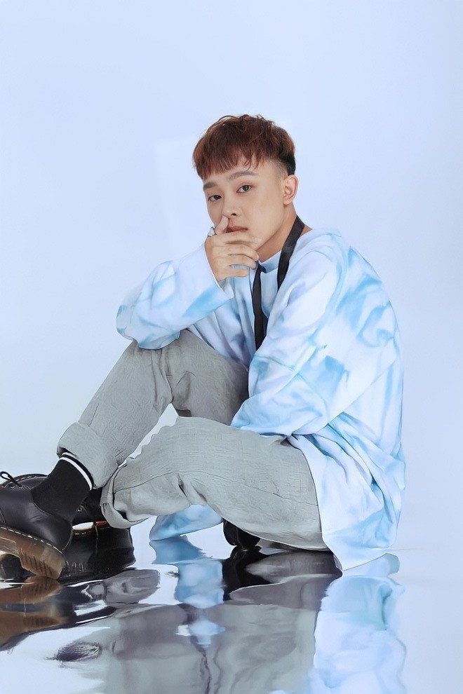 Ca sĩ Hồ Văn Cường.