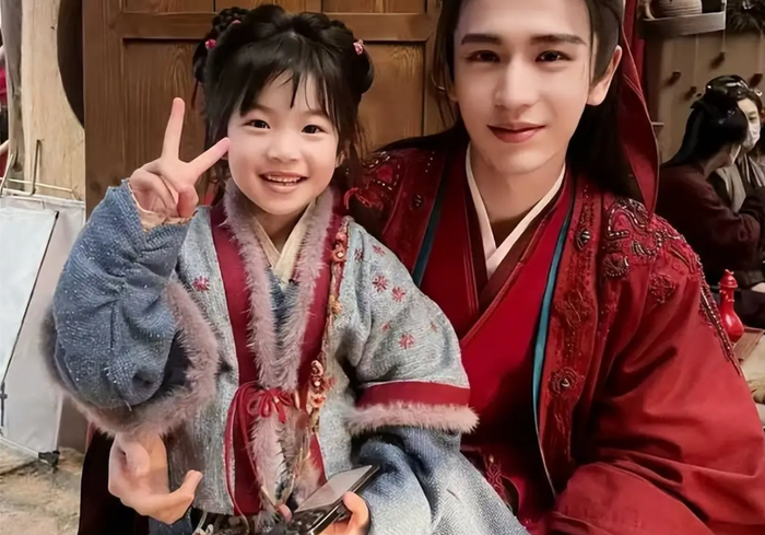 Sao nhí Trục Ngọc tái hợp Trương Lăng Hách.&nbsp;