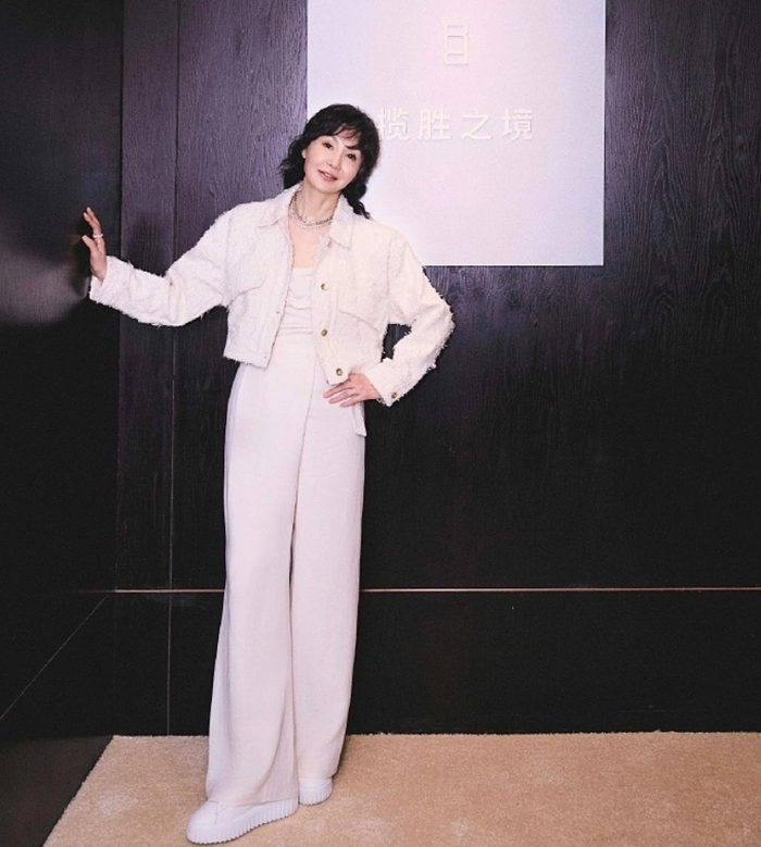 Không còn nhận ra huyền thoại nhan sắc Trương Mạn Ngọc Ảnh 1