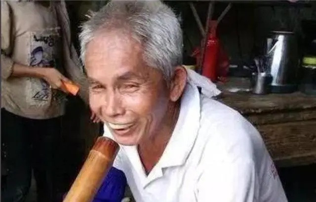 Cô gái 19 tuổi cưới chồng hơn 30 tuổi, sinh 15 đứa con sau 20 năm Ảnh 2