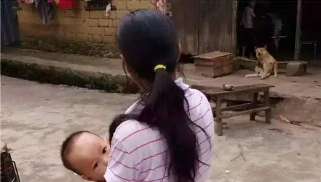 Cô gái 19 tuổi cưới chồng hơn 30 tuổi, sinh 15 đứa con sau 20 năm Ảnh 1