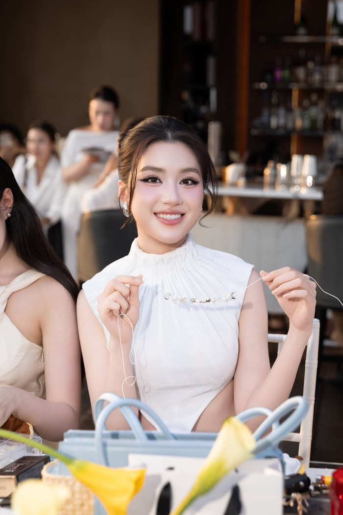 Phương Oanh đang bận rộn với những lịch trình công việc, hoạt động trong thời gian đầu của nhiệm kỳ hoa hậu. Ảnh: FBNV