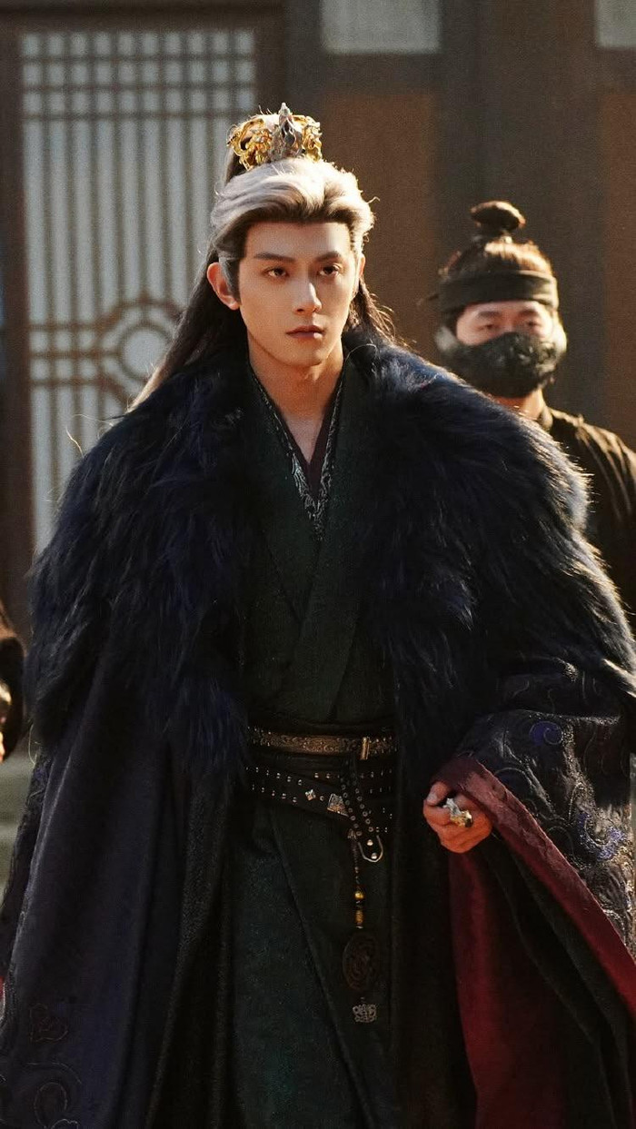 Đứng thứ 6 là Đặng Khải với vai Tề Mân trong Trục Ngọc. Nhân vật này có tình yêu méo mó, đầy toan tính, ẩn dưới vẻ ngoài lạnh lùng là nội tâm yếu đuối, tạo nên tuyến tình cảm đầy giằng xé với nữ phụ.