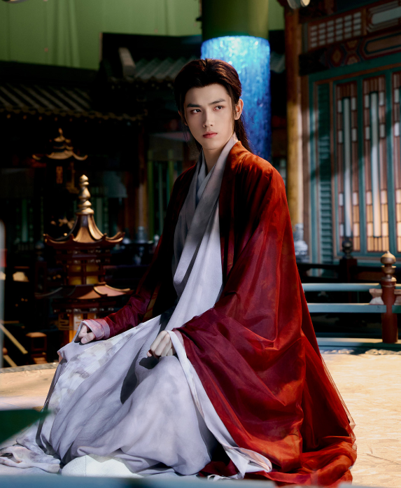 Ở vị trí thứ 9 là Trần Phi Vũ với vai Tư Mã Tiêu trong Hiến Ngư. Nhân vật này trong nguyên tác là đại ma đầu méo mó, tàn bạo, khát máu, nhưng bản phim đã tiết chế để thêm phần “con người”.