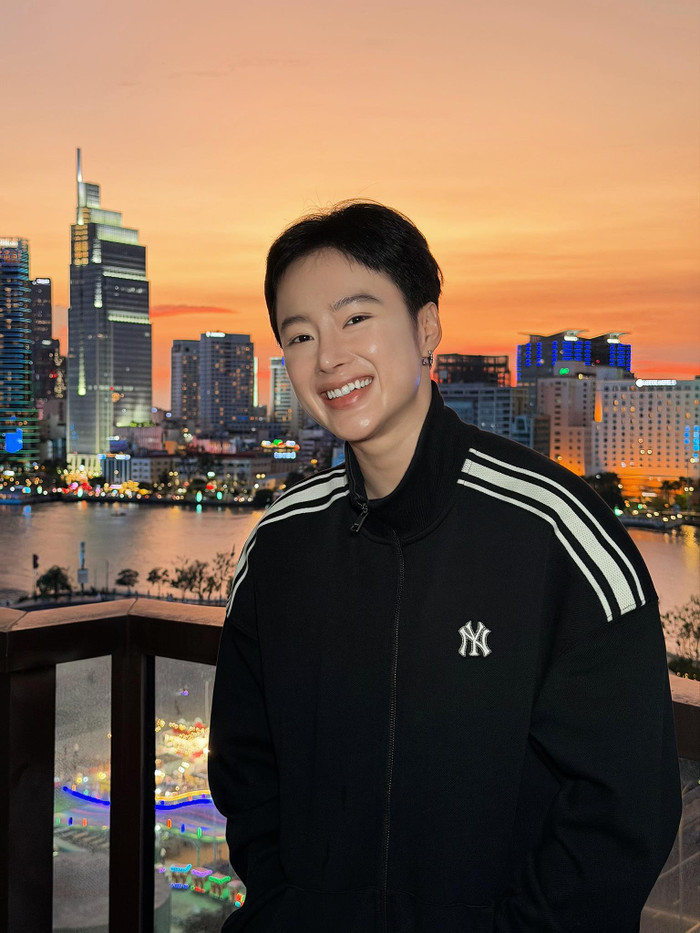 Hình ảnh hiện tại của Angela Phương Trinh.