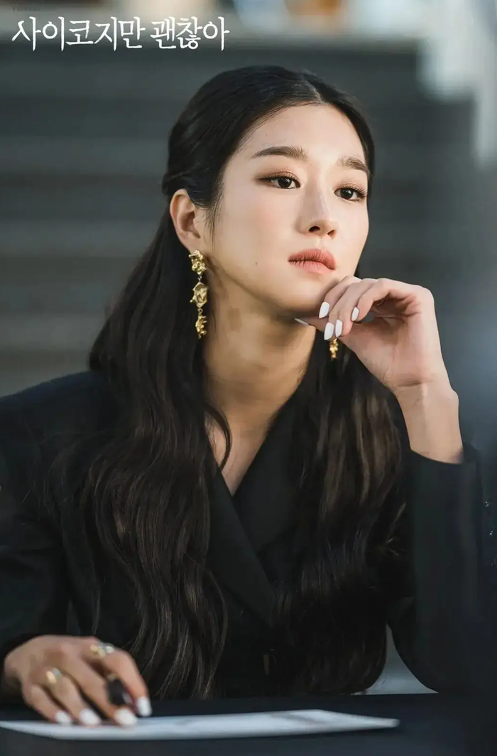 Seo Ye-ji trong bộ phim truyền hình Hàn Quốc nổi tiếng Điên thì có sao (It's Okay to Not Be Okay), phát sóng năm 2020.&nbsp;