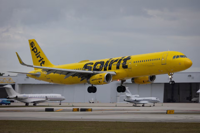 Một chuyến bay của Spirit Airlines hạ cánh xuống Sân bay Quốc tế Fort Lauderdale - Hollywood, tại Fort Lauderdale, Florida, Hoa Kỳ, ngày 23 tháng 4 năm 2026 (Ảnh: REUTERS)&nbsp;