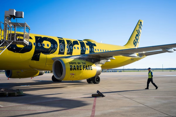 Một chiếc máy bay của hãng Spirit Airlines chuẩn bị cất cánh tại Austin, Texas. Hãng hàng không này đang đàm phán để nhận được gói cứu trợ từ chính phủ liên bang, điều có thể giúp họ tránh khỏi nguy cơ đóng cửa.Brandon Bell/Getty Images