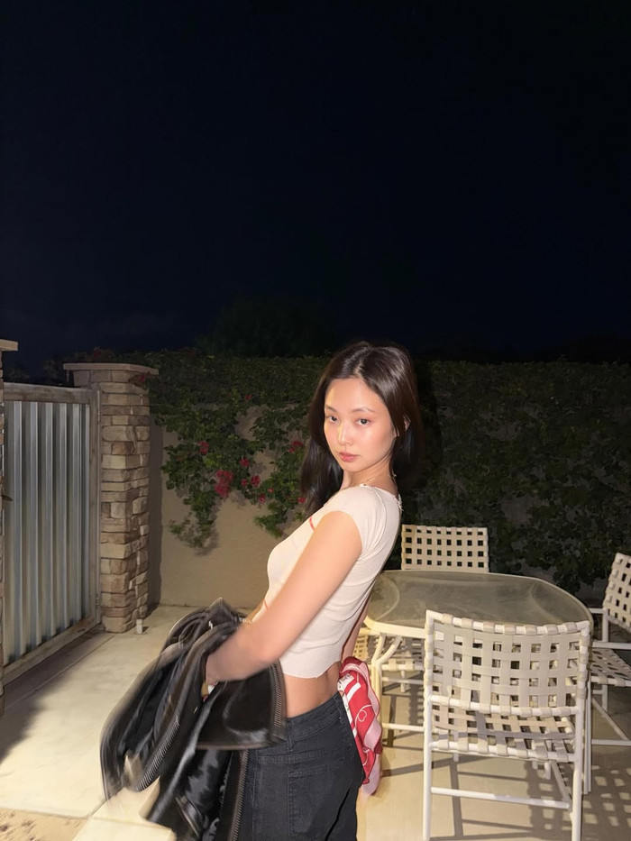 Jennie tự tin thể hiện cá tính ở trong công việc lẫn cuộc sống đời thường. Ảnh: IGNV