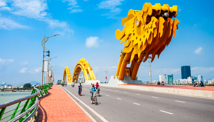Cầu Rồng - địa điểm nổi tiếng của Đà Nẵng