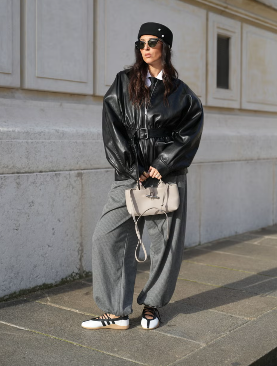 8 bộ trang phục kết hợp giày thể thao ballet Ảnh 6