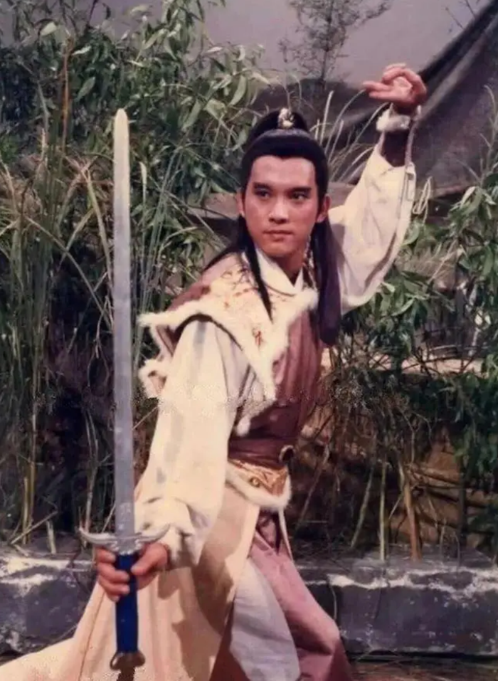 Nam diễn viên trong vai Dương Khang ở Anh Hùng Xạ Điêu