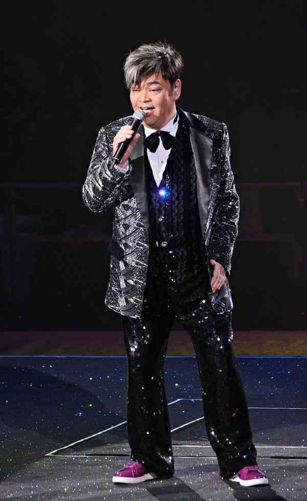 Ca sĩ Trương Vỹ Văn nằm liệt giường, cạn kiệt tiền chữa bệnh Ảnh 1