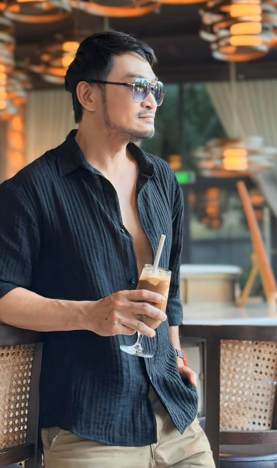 Nam diễn viên từng cho biết đã kết hôn cách đây 9 năm nhưng đến nay anh rất kín tiếng về đời tư.