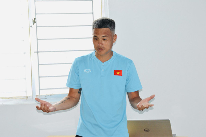 Công Vinh đã đúng khi quyết định thay đổi về việc theo học bằng HLV. Ảnh: VFF