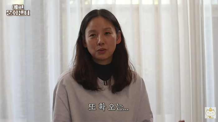 Nữ ca sĩ Lee Hyo Ri thẳng thắn nhìn lại thời đỉnh cao sự nghiệp.