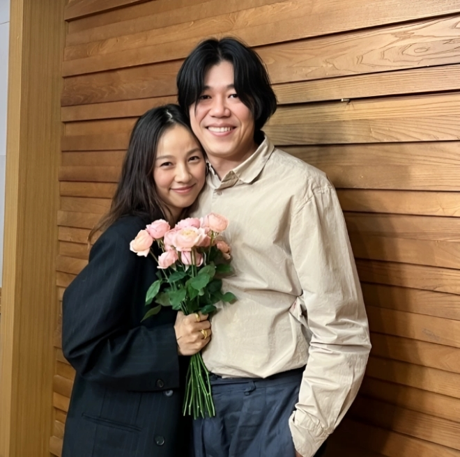 Lee Hyo Ri và chồng cô - nhạc sĩ Lee Sang Soon.