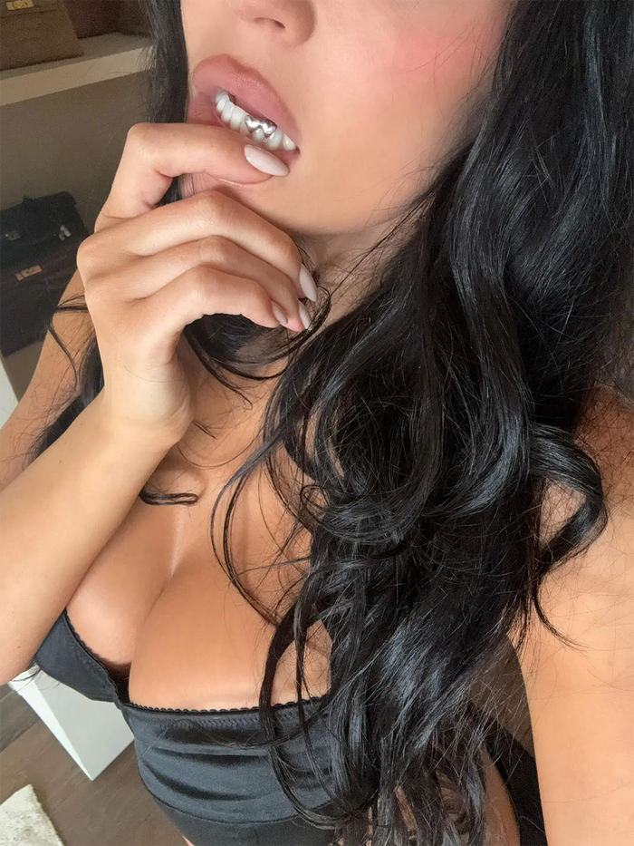 'Grill kim cương' của Kylie Jenner.