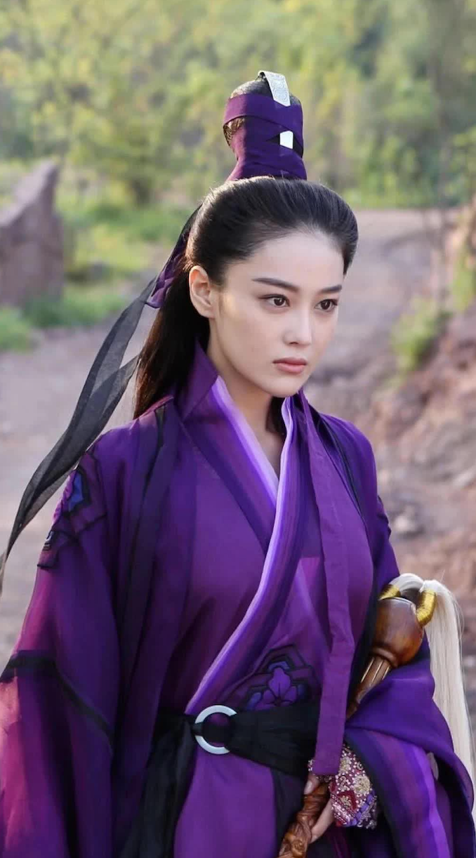 Lý Mạc Sầu không chỉ là mỹ nhân khiến giang hồ khiếp sợ, mà còn là biểu tượng cho bi kịch con người khi tình yêu biến thành sức mạnh hủy diệt.