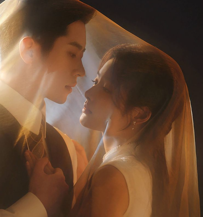 Chuyển thể từ tiểu thuyết cùng tên, bộ phim mang màu sắc trinh thám pha yếu tố sinh tồn trong bối cảnh Dân Quốc. Nhân vật Diệp Bình Quân từ một nữ sinh nghèo bất ngờ trở thành nghi phạm trong vụ ám sát ngũ thiếu gia Ngu Sưởng Hiên. Để minh oan, cô buộc phải tham gia một cuộc cá cược 10 ngày đầy căng thẳng nhằm tìm ra hung thủ thật sự. Kịch bản tạo điểm nhấn nhờ nhịp phim nhanh và yếu tố suy luận.&nbsp;