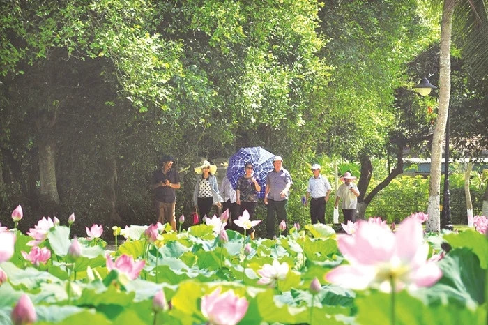 Làng Sen quê Bác.