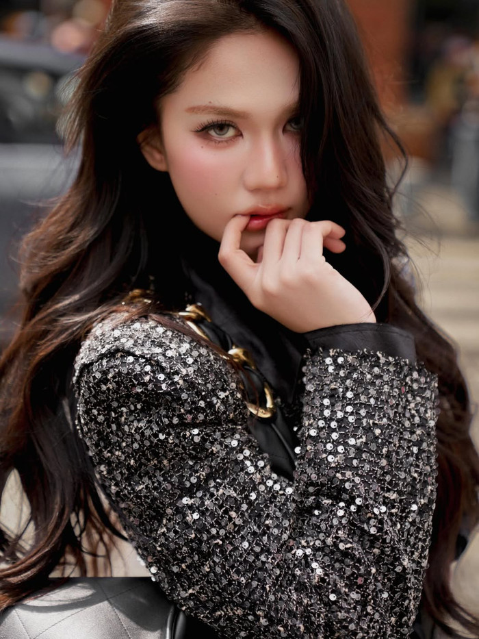 Nhan sắc Ngọc Trinh ở tuổi ngoài 30 nhận được nhiều lời khen ngợi, trầm trồ của khán giả.