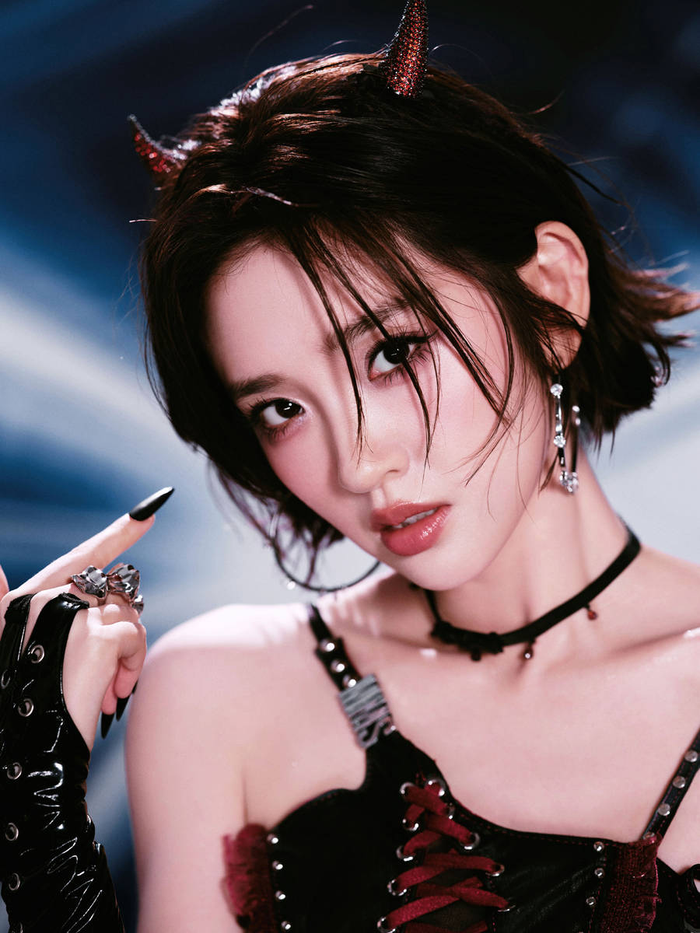 Visual “cool ngầu” của Đường Nghệ Hân khiến fan trầm trồ. (Ảnh: Sohu)