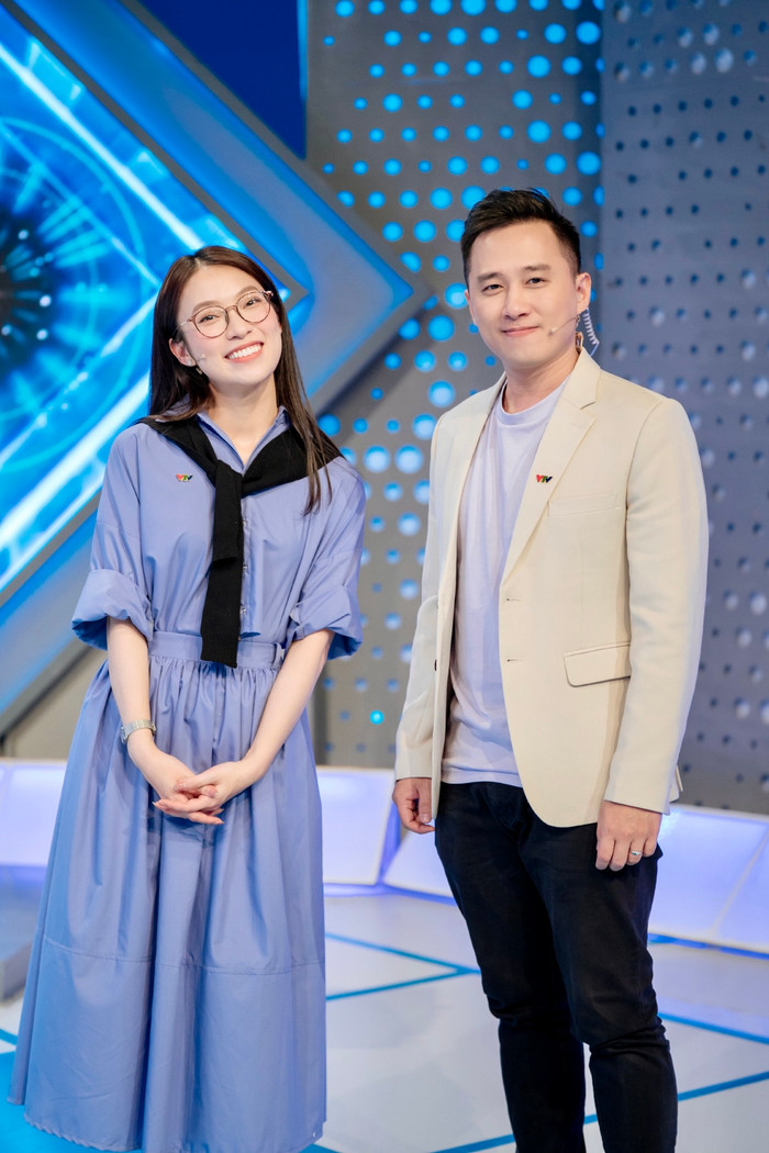 2 MC của Đường lên đỉnh Olympia: Khánh Vy - Ngọc Huy