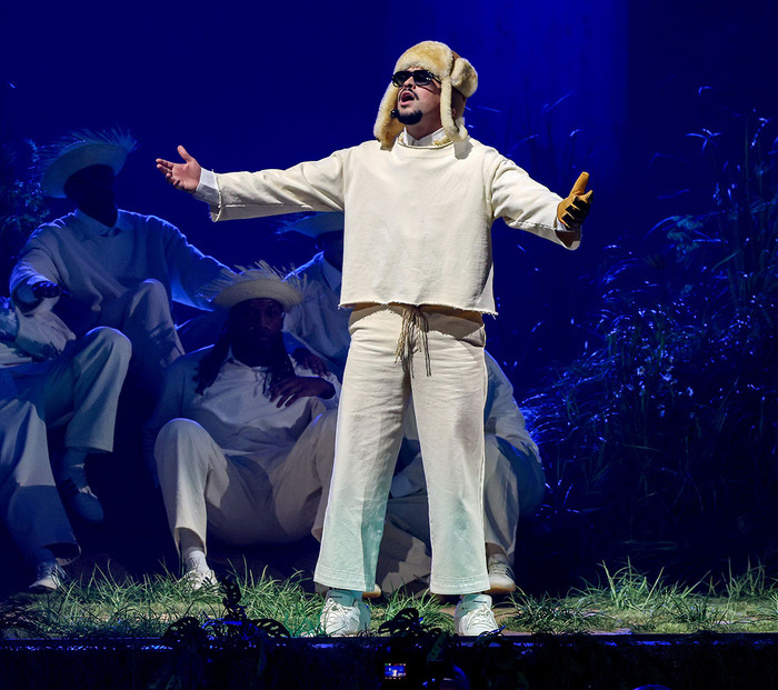 Không hát tiếng Anh, vì sao Bad Bunny vẫn thống trị thế giới? Ảnh 2