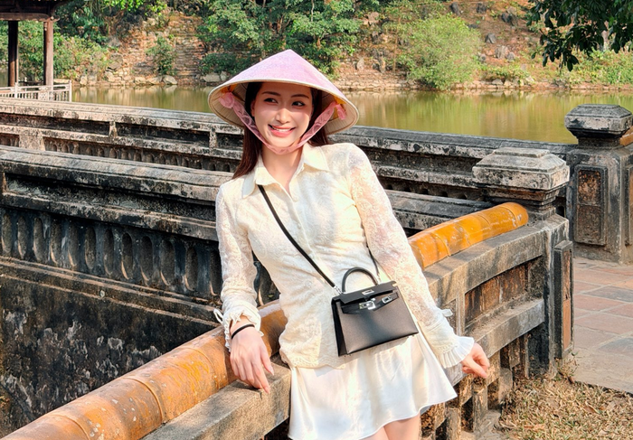 Hòa Minzy hết lời khen ngợi một bộ phim Vì Mẹ Anh Phán Chia Tay.&nbsp;