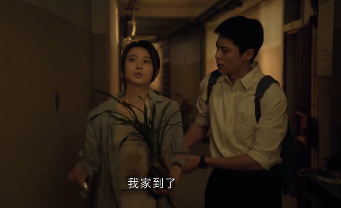 Phim mang lại cảm giác rợn ngợp và tò mò kéo dài sau mỗi tập phim.