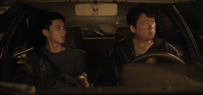 Màn thể hiện của tuyến nhân vật cảnh sát kỳ cựu cũng để lại ấn tượng mạnh.&nbsp;