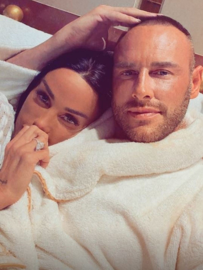 Katie Price và chồng cô - Lee Andrews kết hôn hồi tháng 1.