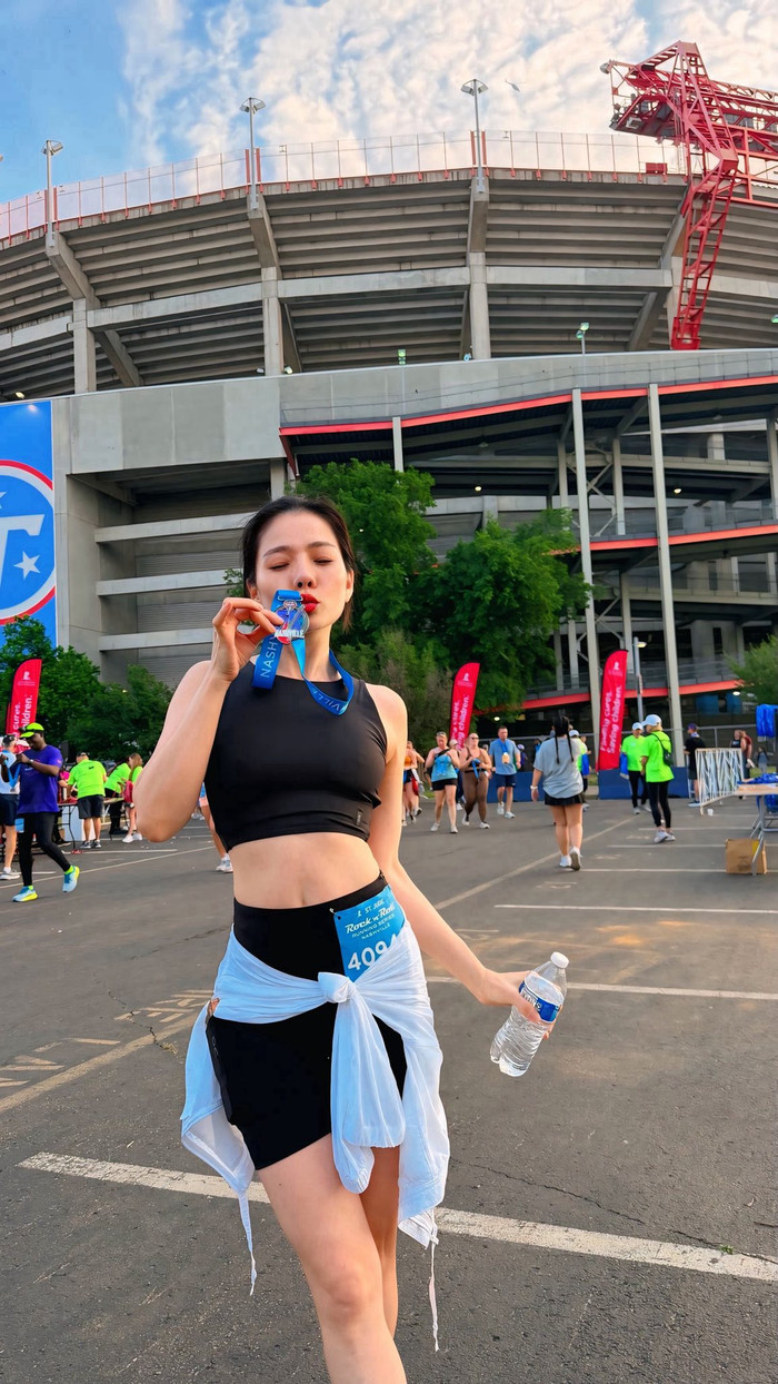 Vóc dáng thon thả của Lệ Quyên.