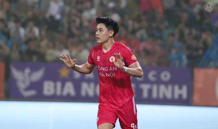 Sự bùng nổ của Nguyễn Đình Bắc đang trở thành một trong những điểm nhấn lớn nhất của V.League thời gian gần đây. Ảnh: CLB CAHN