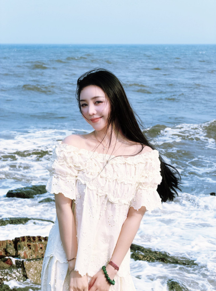 Quỳnh Kool đang tận hưởng cuộc sống độc thân bên gia đình và bạn bè. Ảnh: FBNV