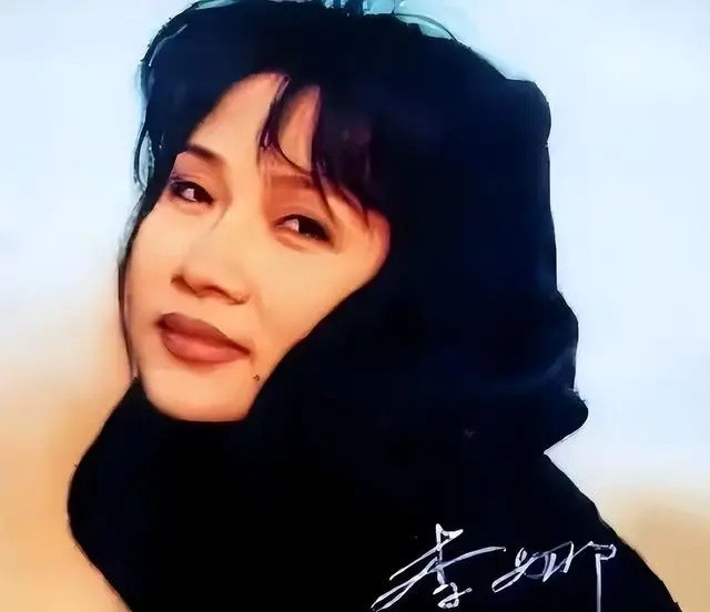 Nữ ca sĩ nổi tiếng giải nghệ đi tu, cuộc sống sau khi rời showbiz gây bất ngờ Ảnh 3