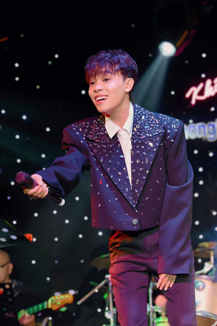 Hồ Văn Cường cho biết liveshow kỷ niệm 10 năm ca hát đang trong quá trình chuẩn bị.