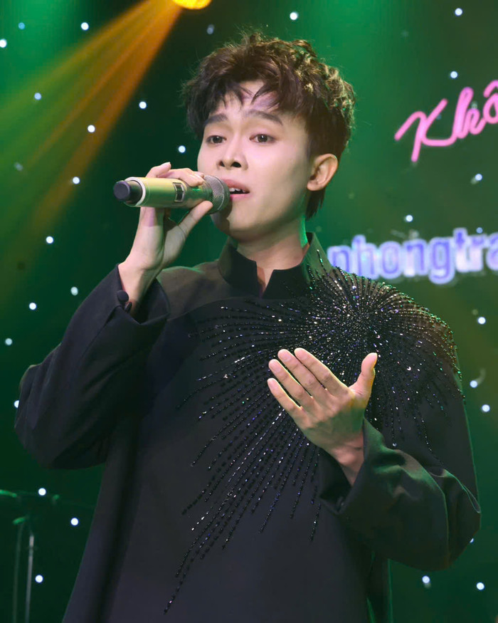 Nam ca sĩ nhận được tình cảm, sự yêu mến từ khán giả sau 10 năm đi hát.