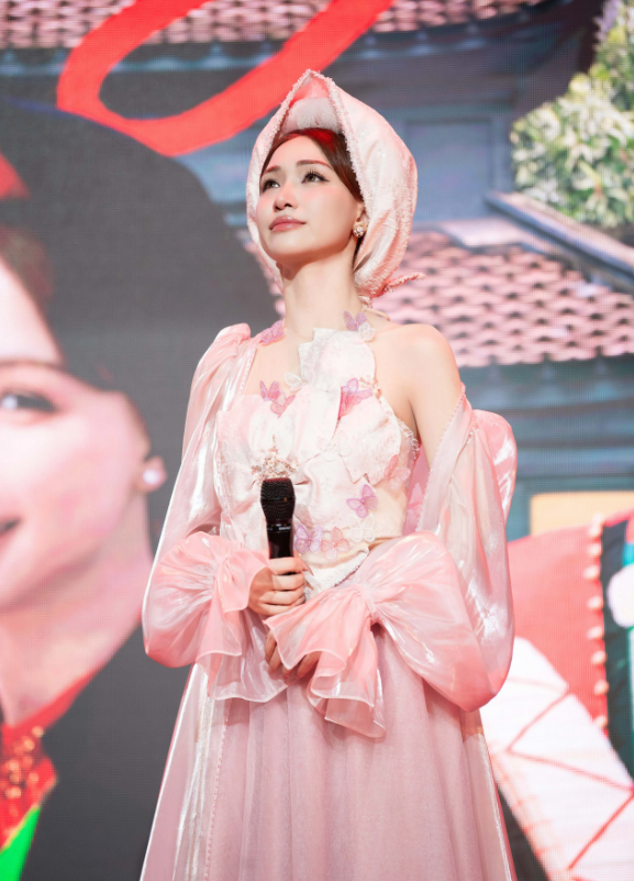 Quyết định đi thêm bước nữa khiến Hòa Minzy lao đao Ảnh 8