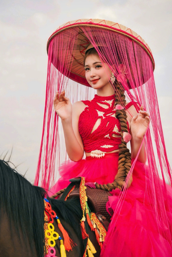 Quyết định đi thêm bước nữa khiến Hòa Minzy lao đao Ảnh 1